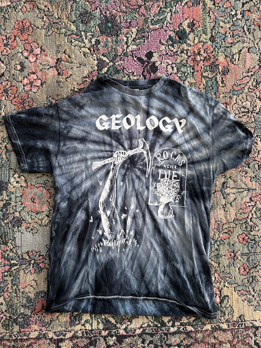 Gildan Black & Gray Tie-Dye 'Geology' Graphic Tee